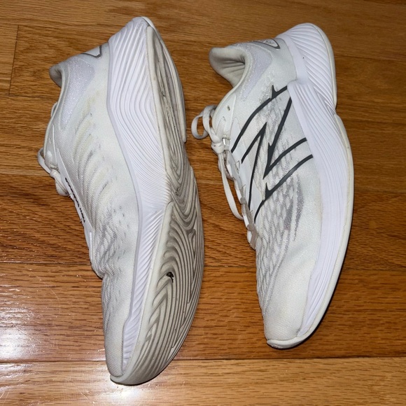🌺Men's NEW BALANCE Fuelcell Prism V2 Running Shoes - Picture 5 of 10